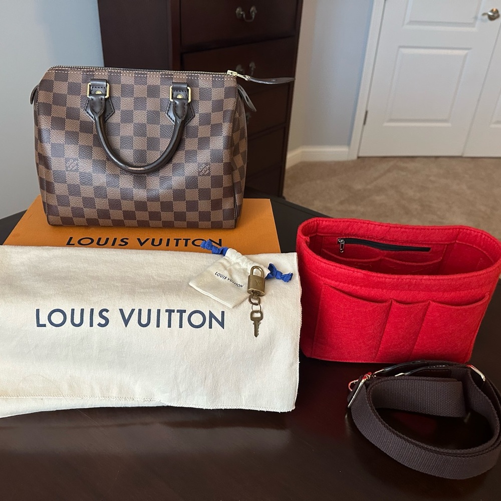 ❤️SOLD❤️Authentic Louis Vuitton Speedy 25 Damier